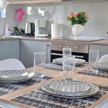 Dionysia Apartments Livadia  ภายนอก รูปภาพ