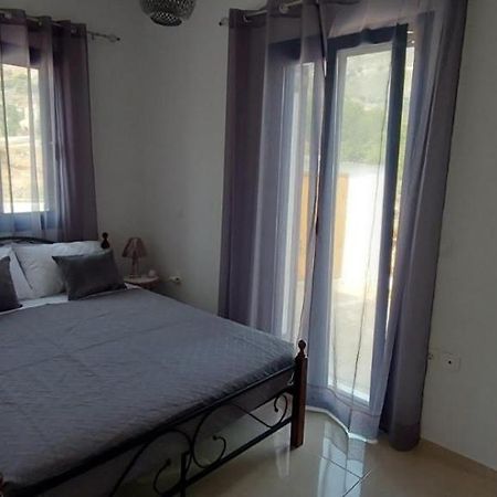 Dionysia Apartments Livadia  ภายนอก รูปภาพ