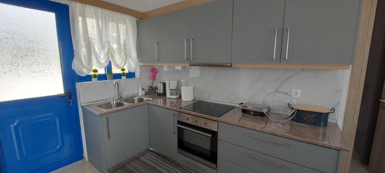 Dionysia Apartments Livadia  ภายนอก รูปภาพ